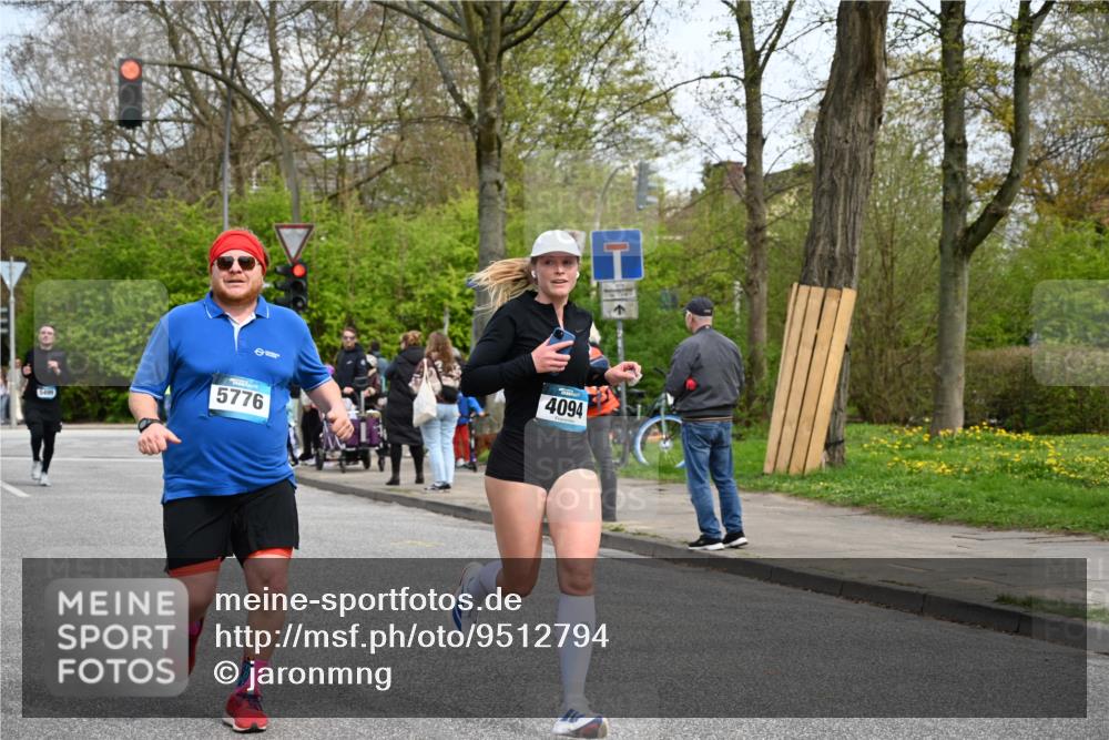 12.04.2026 - 45. Internationalen Wilhelmsburger Insellauf J. Mangold http://msf.ph/oto/9512794 12.04.2026 13:07:04 Ziel 3292, 5510, 4885, 4514, 4138, 4764, 4665, 5713, 5194, 5069, 5076, 4723, 4724, 2943, 4722, 5202, 4094, 3672, 5497, 5499, 5461, 3242, 5078, 2925, 5226, 2745, 5028, 5148, 3641, 5426, 5216, 5431, 5425, 5735, 5401, 2728, 2478, 2477 meine-sportfotos.de