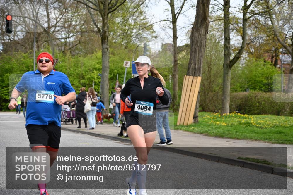 12.04.2026 - 45. Internationalen Wilhelmsburger Insellauf J. Mangold http://msf.ph/oto/9512797 12.04.2026 13:07:04 Ziel 3292, 5510, 4885, 4514, 4138, 4764, 4665, 5713, 5194, 5069, 5076, 4723, 4724, 2943, 4722, 5202, 4094, 3672, 5497, 5499, 5461, 3242, 5078, 2925, 5226, 2745, 5028, 5148, 3641, 5426, 5216, 5431, 5425, 5735, 5401, 2728, 2478, 2477 meine-sportfotos.de