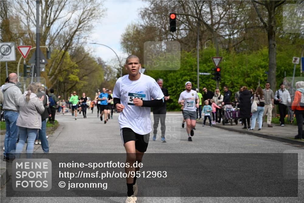 12.04.2026 - 45. Internationalen Wilhelmsburger Insellauf J. Mangold http://msf.ph/oto/9512963 12.04.2026 13:07:32 Ziel 5078, 2925, 5226, 2745, 5028, 5148, 3641, 5426, 5216, 5431, 5425, 5735, 5401, 2728, 2478, 2477, 5564, 4437, 4436, 2421, 2421, 4676, 3868, 4405, 4725, 4416, 3970, 4795, 3120, 5103, 4845, 5320, 5568, 4161, 5753, 4218, 4199, 5220, 3070, 4736, 4149, 4912 meine-sportfotos.de