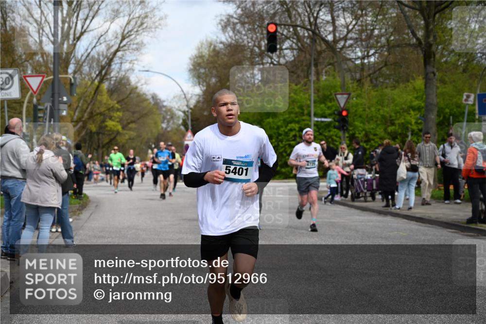 12.04.2026 - 45. Internationalen Wilhelmsburger Insellauf J. Mangold http://msf.ph/oto/9512966 12.04.2026 13:07:32 Ziel 5078, 2925, 5226, 2745, 5028, 5148, 3641, 5426, 5216, 5431, 5425, 5735, 5401, 2728, 2478, 2477, 5564, 4437, 4436, 2421, 2421, 4676, 3868, 4405, 4725, 4416, 3970, 4795, 3120, 5103, 4845, 5320, 5568, 4161, 5753, 4218, 4199, 5220, 3070, 4736, 4149, 4912 meine-sportfotos.de