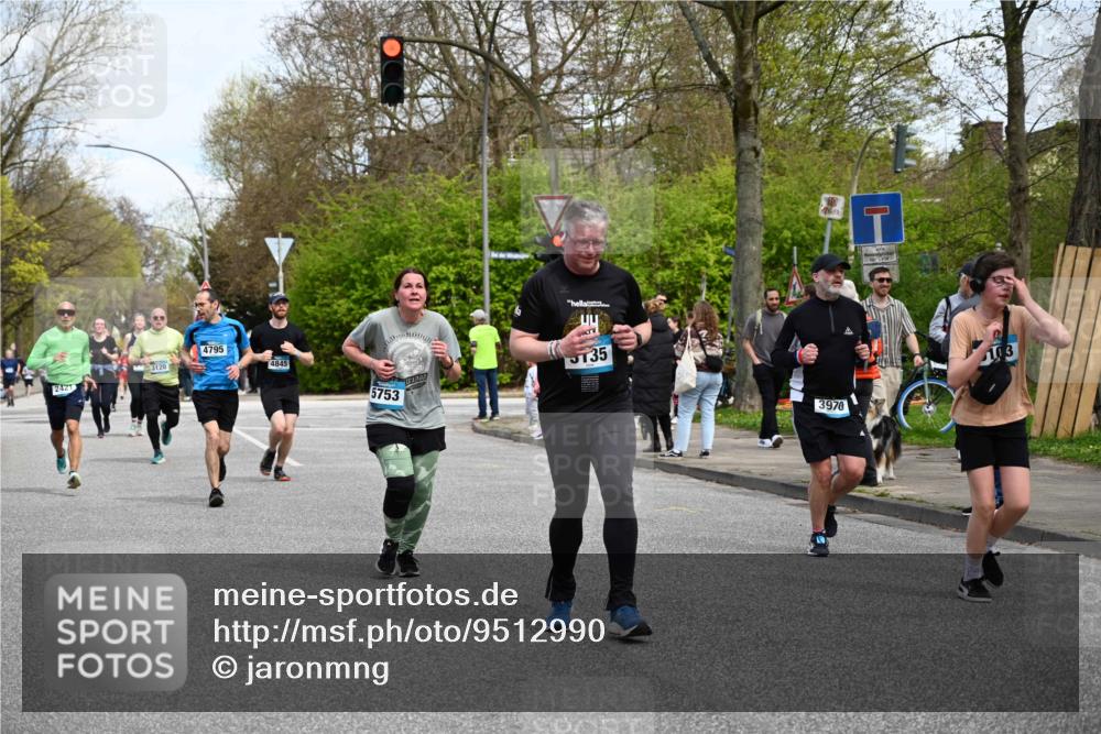 12.04.2026 - 45. Internationalen Wilhelmsburger Insellauf J. Mangold http://msf.ph/oto/9512990 12.04.2026 13:07:36 Ziel 5226, 2745, 5028, 5148, 3641, 5426, 5216, 5431, 5425, 5735, 5401, 2728, 2478, 2477, 5564, 4437, 4436, 2421, 4676, 3868, 4405, 4725, 4416, 3970, 4795, 4795, 3120, 5103, 4845, 5320, 5568, 4161, 5753, 4218, 4199, 5220, 3070, 4736, 4149, 4912, 4300, 3135, 3795 meine-sportfotos.de