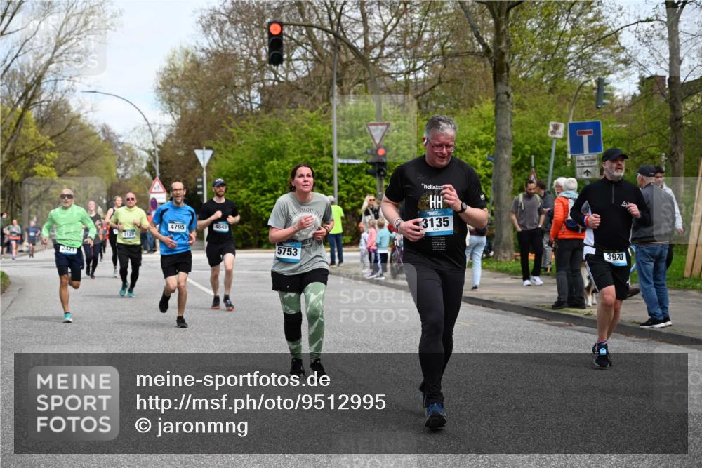 12.04.2026 - 45. Internationalen Wilhelmsburger Insellauf J. Mangold http://msf.ph/oto/9512995 12.04.2026 13:07:36 Ziel 5226, 2745, 5028, 5148, 3641, 5426, 5216, 5431, 5425, 5735, 5401, 2728, 2478, 2477, 5564, 4437, 4436, 2421, 4676, 3868, 4405, 4725, 4416, 3970, 4795, 4795, 3120, 5103, 4845, 5320, 5568, 4161, 5753, 4218, 4199, 5220, 3070, 4736, 4149, 4912, 4300, 3135, 3795 meine-sportfotos.de