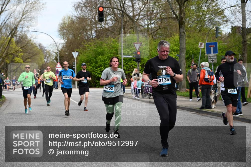 12.04.2026 - 45. Internationalen Wilhelmsburger Insellauf J. Mangold http://msf.ph/oto/9512997 12.04.2026 13:07:36 Ziel 5226, 2745, 5028, 5148, 3641, 5426, 5216, 5431, 5425, 5735, 5401, 2728, 2478, 2477, 5564, 4437, 4436, 2421, 4676, 3868, 4405, 4725, 4416, 3970, 4795, 4795, 3120, 5103, 4845, 5320, 5568, 4161, 5753, 4218, 4199, 5220, 3070, 4736, 4149, 4912, 4300, 3135, 3795 meine-sportfotos.de