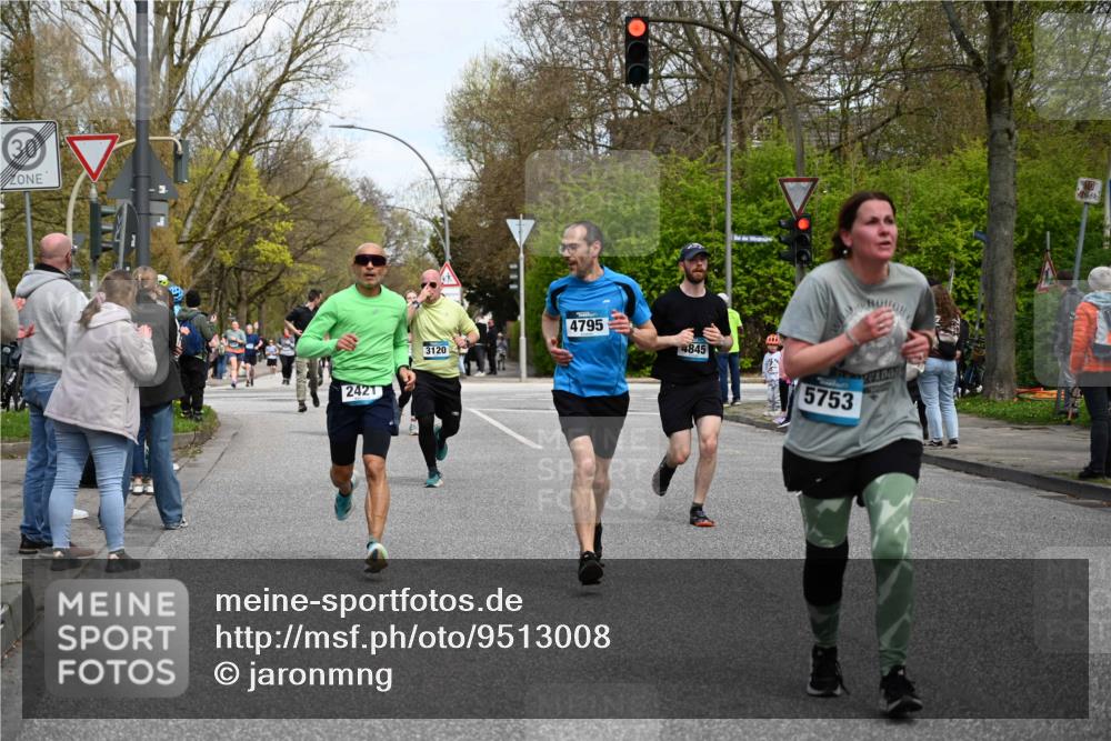 12.04.2026 - 45. Internationalen Wilhelmsburger Insellauf J. Mangold http://msf.ph/oto/9513008 12.04.2026 13:07:38 Ziel 5148, 3641, 5426, 5216, 5431, 5425, 5735, 5401, 2728, 2478, 2477, 5564, 4437, 4436, 2421, 4676, 3868, 4405, 4725, 4416, 3970, 4795, 3120, 5103, 4845, 5320, 5568, 4161, 5753, 4218, 4199, 5220, 3070, 4736, 4149, 4912, 4300, 3135, 3795, 5215, 4940 meine-sportfotos.de