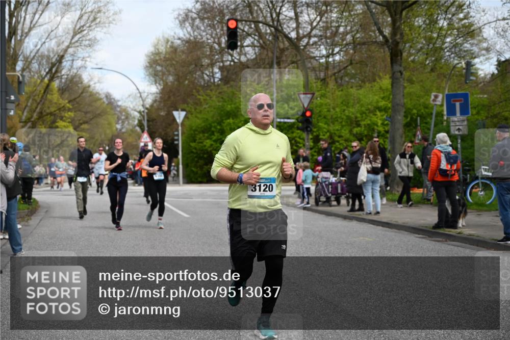 12.04.2026 - 45. Internationalen Wilhelmsburger Insellauf J. Mangold http://msf.ph/oto/9513037 12.04.2026 13:07:41 Ziel 3641, 5426, 5216, 5431, 5425, 5735, 5401, 2728, 2478, 2477, 5564, 4437, 4436, 2421, 4676, 3868, 4405, 4725, 4416, 3970, 4795, 3120, 5103, 4845, 5320, 5320, 5568, 4161, 5753, 4218, 4199, 5220, 3070, 4736, 4736, 4149, 4912, 4300, 3135, 3795, 5215, 4940 meine-sportfotos.de