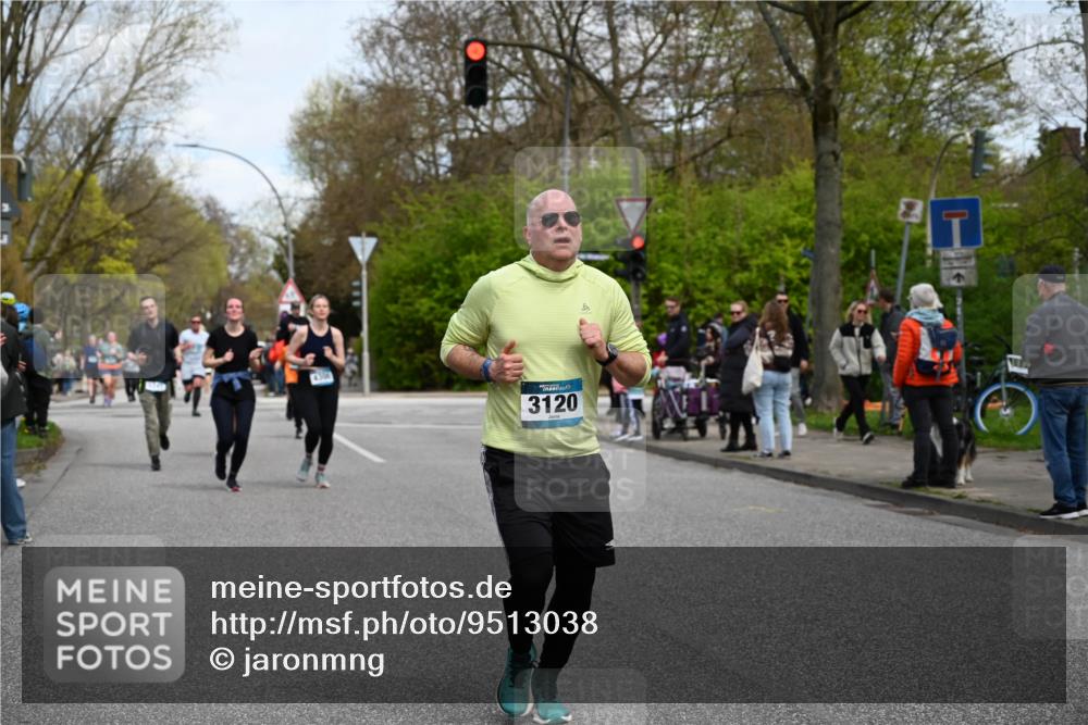 12.04.2026 - 45. Internationalen Wilhelmsburger Insellauf J. Mangold http://msf.ph/oto/9513038 12.04.2026 13:07:41 Ziel 3641, 5426, 5216, 5431, 5425, 5735, 5401, 2728, 2478, 2477, 5564, 4437, 4436, 2421, 4676, 3868, 4405, 4725, 4416, 3970, 4795, 3120, 5103, 4845, 5320, 5320, 5568, 4161, 5753, 4218, 4199, 5220, 3070, 4736, 4736, 4149, 4912, 4300, 3135, 3795, 5215, 4940 meine-sportfotos.de