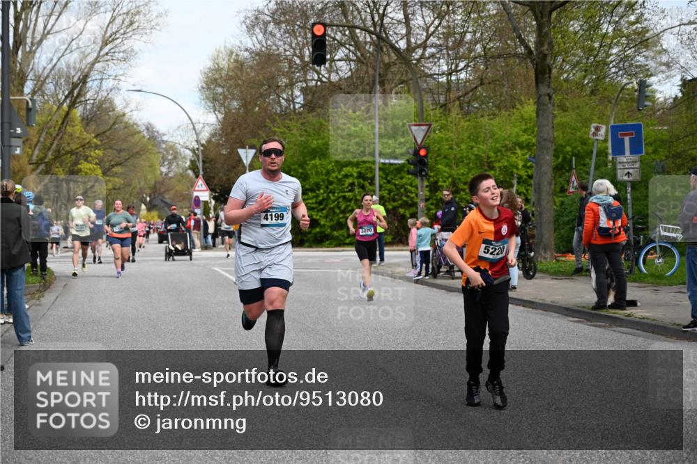 12.04.2026 - 45. Internationalen Wilhelmsburger Insellauf J. Mangold http://msf.ph/oto/9513080 12.04.2026 13:07:49 Ziel 5735, 5401, 2728, 2478, 2477, 5564, 4437, 4436, 2421, 4676, 3868, 4405, 4725, 4416, 3970, 4795, 3120, 5103, 4845, 5320, 5568, 4161, 5753, 4218, 4199, 5220, 5220, 3070, 4736, 4149, 4912, 4300, 3135, 3795, 5215, 5215, 4940, 4454, 4046, 4824, 5548, 5547, 4640, 5231, 5306 meine-sportfotos.de