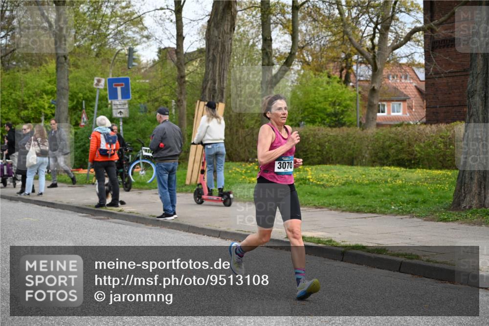12.04.2026 - 45. Internationalen Wilhelmsburger Insellauf J. Mangold http://msf.ph/oto/9513108 12.04.2026 13:07:53 Ziel 2728, 2478, 2477, 5564, 4437, 4436, 2421, 4676, 3868, 4405, 4725, 4416, 3970, 4795, 3120, 5103, 4845, 5320, 5568, 4161, 5753, 4218, 4199, 5220, 3070, 4736, 4736, 4149, 4912, 4300, 3135, 3795, 5215, 4940, 4454, 4046, 4824, 5548, 5547, 4640, 5231, 5306, 3896, 4967 meine-sportfotos.de