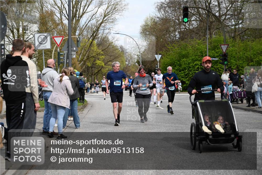 12.04.2026 - 45. Internationalen Wilhelmsburger Insellauf J. Mangold http://msf.ph/oto/9513158 12.04.2026 13:08:01 Ziel 4795, 3120, 5103, 4845, 5320, 5568, 4161, 5753, 4218, 4199, 5220, 3070, 4736, 4149, 4912, 4300, 3135, 3795, 5215, 5215, 4940, 4454, 4046, 4824, 5548, 5547, 4640, 5231, 5306, 3896, 4967, 2436, 2045, 3745, 2046, 4102, 5795, 4860, 5313 meine-sportfotos.de