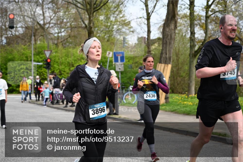 12.04.2026 - 45. Internationalen Wilhelmsburger Insellauf J. Mangold http://msf.ph/oto/9513237 12.04.2026 13:08:20 Ziel 4912, 4300, 3135, 3795, 5215, 4940, 4454, 4046, 4824, 5548, 5547, 4640, 5231, 5306, 3896, 4967, 2436, 2045, 2045, 3745, 2046, 4102, 5795, 4860, 5313, 5027, 5093, 5020, 4265, 3035, 5305, 3035, 5305, 4757, 4039, 4901, 5746, 2560, 5229, 2077, 2923 meine-sportfotos.de
