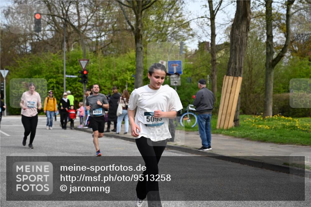 12.04.2026 - 45. Internationalen Wilhelmsburger Insellauf J. Mangold http://msf.ph/oto/9513258 12.04.2026 13:08:24 Ziel 5215, 4940, 4454, 4046, 4824, 5548, 5547, 4640, 5231, 5306, 3896, 4967, 2436, 2045, 3745, 2046, 4102, 5795, 4860, 5313, 5027, 5093, 5020, 4265, 3035, 5305, 4757, 4039, 4901, 5746, 2560, 5229, 2077, 2923, 4652, 2260, 3261, 5324 meine-sportfotos.de