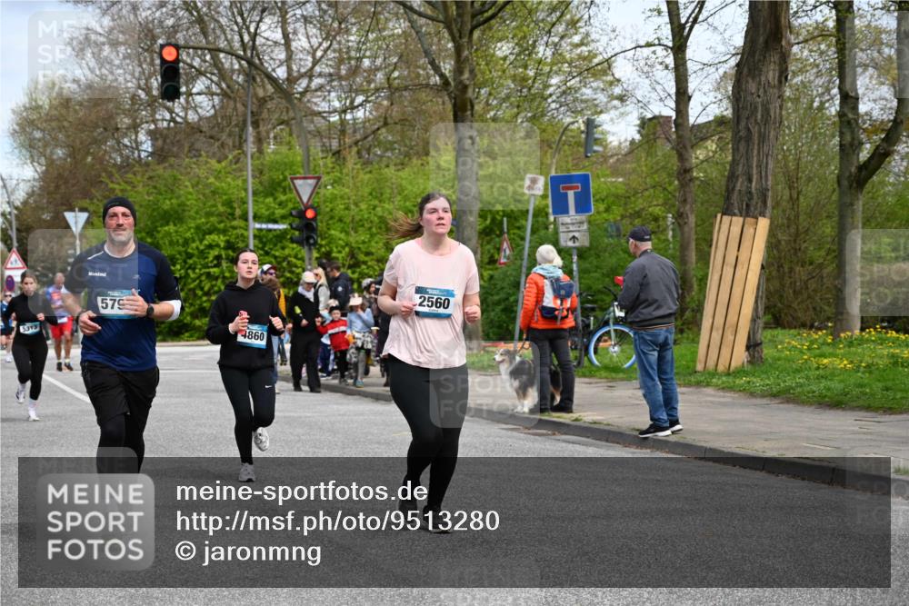 12.04.2026 - 45. Internationalen Wilhelmsburger Insellauf J. Mangold http://msf.ph/oto/9513280 12.04.2026 13:08:27 Ziel 4940, 4454, 4046, 4824, 5548, 5547, 4640, 5231, 5306, 3896, 4967, 2436, 2045, 3745, 2046, 4102, 5795, 4860, 5313, 5027, 5093, 5020, 4265, 3035, 5305, 4757, 4039, 4901, 5746, 2560, 2560, 5229, 2077, 2923, 4652, 2260, 3261, 5324, 3406, 3359, 2981, 5712, 3791, 4453, 4204 meine-sportfotos.de