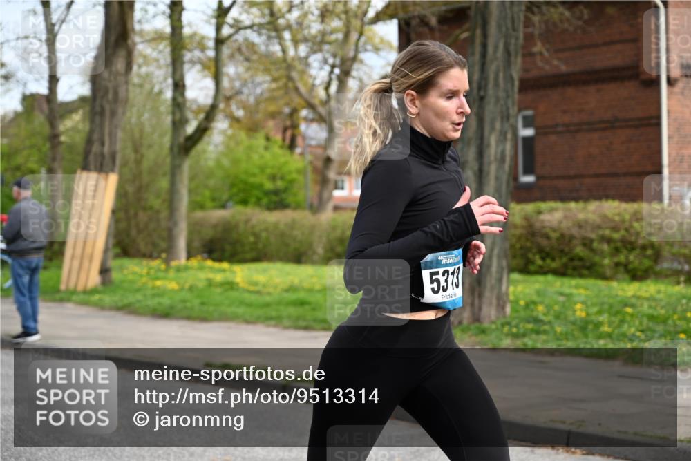 12.04.2026 - 45. Internationalen Wilhelmsburger Insellauf J. Mangold http://msf.ph/oto/9513314 12.04.2026 13:08:31 Ziel 4454, 4046, 4824, 5548, 5547, 4640, 5231, 5306, 3896, 4967, 2436, 2045, 3745, 2046, 4102, 5795, 4860, 5313, 5027, 5093, 5020, 4265, 4265, 3035, 5305, 4757, 4039, 4901, 5746, 2560, 5229, 2077, 2923, 4652, 2260, 3261, 5324, 3406, 3359, 2981, 5712, 3791, 4453, 4204, 4611, 2440 meine-sportfotos.de