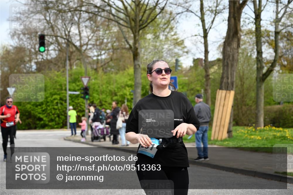 12.04.2026 - 45. Internationalen Wilhelmsburger Insellauf J. Mangold http://msf.ph/oto/9513363 12.04.2026 13:08:43 Ziel 2436, 2045, 3745, 2046, 4102, 5795, 4860, 5313, 5027, 5093, 5020, 4265, 3035, 5305, 4757, 4039, 4901, 5746, 2560, 5229, 2077, 2923, 4652, 2260, 3261, 5324, 3406, 3359, 2981, 5712, 3791, 4453, 4204, 4611, 2440, 2011, 5783, 4973, 4771, 5586, 5596, 4777 meine-sportfotos.de