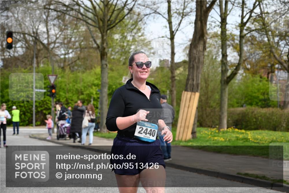 12.04.2026 - 45. Internationalen Wilhelmsburger Insellauf J. Mangold http://msf.ph/oto/9513426 12.04.2026 13:08:54 Ziel 5027, 5093, 5020, 4265, 3035, 5305, 4757, 4039, 4901, 5746, 2560, 5229, 2077, 2923, 4652, 2260, 3261, 5324, 3406, 3359, 2981, 5712, 3791, 4453, 4204, 4611, 2440, 4611, 2440, 2011, 5783, 4973, 4771, 5586, 5596, 4777, 5641, 5631, 4318, 4911, 4857, 3076, 5682, 5611, 5108 meine-sportfotos.de