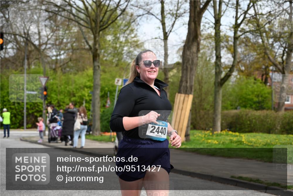 12.04.2026 - 45. Internationalen Wilhelmsburger Insellauf J. Mangold http://msf.ph/oto/9513427 12.04.2026 13:08:54 Ziel 5027, 5093, 5020, 4265, 3035, 5305, 4757, 4039, 4901, 5746, 2560, 5229, 2077, 2923, 4652, 2260, 3261, 5324, 3406, 3359, 2981, 5712, 3791, 4453, 4204, 4611, 2440, 4611, 2440, 2011, 5783, 4973, 4771, 5586, 5596, 4777, 5641, 5631, 4318, 4911, 4857, 3076, 5682, 5611, 5108 meine-sportfotos.de