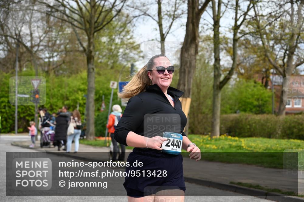 12.04.2026 - 45. Internationalen Wilhelmsburger Insellauf J. Mangold http://msf.ph/oto/9513428 12.04.2026 13:08:54 Ziel 5027, 5093, 5020, 4265, 3035, 5305, 4757, 4039, 4901, 5746, 2560, 5229, 2077, 2923, 4652, 2260, 3261, 5324, 3406, 3359, 2981, 5712, 3791, 4453, 4204, 4611, 2440, 4611, 2440, 2011, 5783, 4973, 4771, 5586, 5596, 4777, 5641, 5631, 4318, 4911, 4857, 3076, 5682, 5611, 5108 meine-sportfotos.de