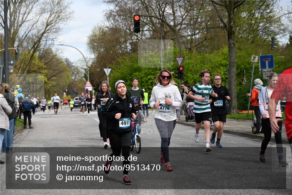 12.04.2026 - 45. Internationalen Wilhelmsburger Insellauf J. Mangold http://msf.ph/oto/9513470 12.04.2026 13:09:01 Ziel 4901, 5746, 2560, 5229, 2077, 2923, 4652, 2260, 3261, 5324, 3406, 3359, 2981, 5712, 3791, 4453, 4204, 4611, 2440, 2011, 5783, 4973, 4973, 4771, 5586, 5596, 4777, 5641, 5631, 4318, 4911, 4857, 3076, 5682, 5611, 5108, 4288, 5190, 3121, 2337, 3056, 2688, 4776, 2689, 5095 meine-sportfotos.de