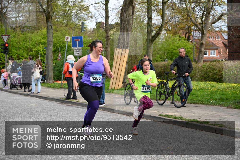 12.04.2026 - 45. Internationalen Wilhelmsburger Insellauf J. Mangold http://msf.ph/oto/9513542 12.04.2026 13:09:17 Ziel 4611, 2440, 2011, 5783, 4973, 4771, 5586, 5596, 4777, 5641, 5631, 4318, 4911, 4857, 3076, 5682, 5611, 5108, 5108, 4288, 5190, 3121, 2337, 3056, 2688, 4776, 2689, 5095, 3571, 5760, 3019, 3440, 5761, 5761, 4335, 3807, 4794, 2687, 5090, 5256, 4419, 5454 meine-sportfotos.de