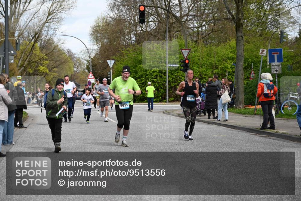 12.04.2026 - 45. Internationalen Wilhelmsburger Insellauf J. Mangold http://msf.ph/oto/9513556 12.04.2026 13:09:20 Ziel 2011, 5783, 4973, 4771, 5586, 5596, 4777, 5641, 5631, 4318, 4911, 4857, 3076, 5682, 5611, 5108, 4288, 5190, 3121, 2337, 3056, 2688, 4776, 2689, 5095, 3571, 5760, 3019, 3440, 5761, 4335, 3807, 4794, 2687, 5090, 5256, 4419, 5454, 5624, 5005, 3557 meine-sportfotos.de