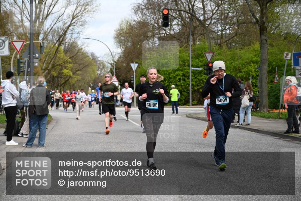 12.04.2026 - 45. Internationalen Wilhelmsburger Insellauf J. Mangold http://msf.ph/oto/9513690 12.04.2026 13:09:40 Ziel 5611, 5108, 4288, 5190, 3121, 2337, 3056, 2688, 4776, 2689, 5095, 3571, 5760, 3019, 3440, 5761, 4335, 3807, 4794, 2687, 5090, 5256, 5256, 4419, 5454, 5624, 5005, 3557, 3729, 3890, 5282, 2072, 5130, 5130, 3004, 2103, 5089, 2001, 4116, 2743, 3673, 4961, 3919, 3793, 3549, 5646, 5287, 4910, 4278, 4935, 2129 meine-sportfotos.de