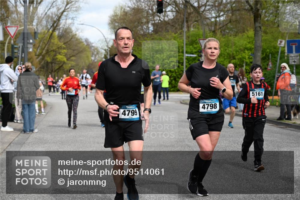 12.04.2026 - 45. Internationalen Wilhelmsburger Insellauf J. Mangold http://msf.ph/oto/9514061 12.04.2026 13:10:35 Ziel 4250, 5612, 3338, 5704, 4578, 4579, 4356, 3445, 3446, 4562, 3654, 3269, 4552, 3285, 3288, 5444, 5443, 5830, 5259, 3407, 3948, 3949, 4540, 2315, 5494, 4909, 5004, 4969, 5762, 4769, 4798, 4769, 4798, 4134, 4799, 5681, 2897, 3462, 5160, 5768, 3243, 4916, 5161, 3211, 5584, 4770, 5246, 2926, 2927, 5195, 4692, 5417, 5199, 2889, 2714, 4216, 4895, 3932, 2114, 2519, 2113 meine-sportfotos.de