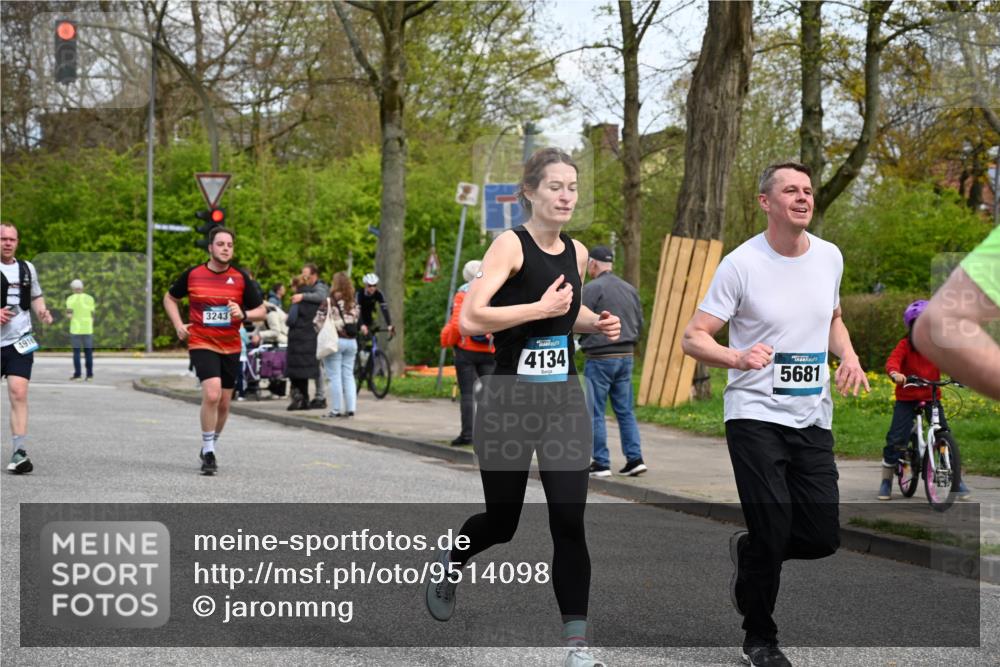 12.04.2026 - 45. Internationalen Wilhelmsburger Insellauf J. Mangold http://msf.ph/oto/9514098 12.04.2026 13:10:41 Ziel 5704, 4578, 4579, 4356, 3445, 3446, 4562, 3654, 3269, 4552, 3285, 3288, 5444, 5443, 5830, 5259, 3407, 3948, 3949, 4540, 2315, 5494, 4909, 5004, 4969, 5762, 4769, 4798, 4134, 4799, 5681, 2897, 3462, 5160, 5768, 5768, 3243, 4916, 5161, 3211, 5584, 4770, 5246, 2926, 2927, 5195, 4692, 5417, 5199, 2889, 2714, 4216, 4895, 3932, 2114, 2519, 2113, 2076, 4106, 3247, 5180 meine-sportfotos.de