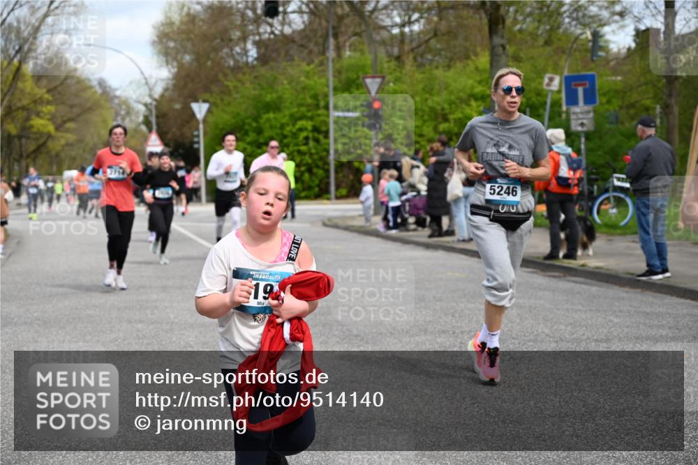 12.04.2026 - 45. Internationalen Wilhelmsburger Insellauf J. Mangold http://msf.ph/oto/9514140 12.04.2026 13:10:47 Ziel 5444, 5443, 5830, 5259, 3407, 3948, 3949, 4540, 2315, 5494, 4909, 5004, 4969, 5762, 4769, 4798, 4134, 4799, 5681, 2897, 3462, 5160, 5768, 3243, 4916, 5161, 3211, 5584, 4770, 5246, 2926, 2927, 5195, 4692, 5417, 5199, 2889, 2714, 4216, 4895, 3932, 2114, 2519, 2113, 2076, 4106, 3247, 5180, 3101, 3734, 4796 meine-sportfotos.de