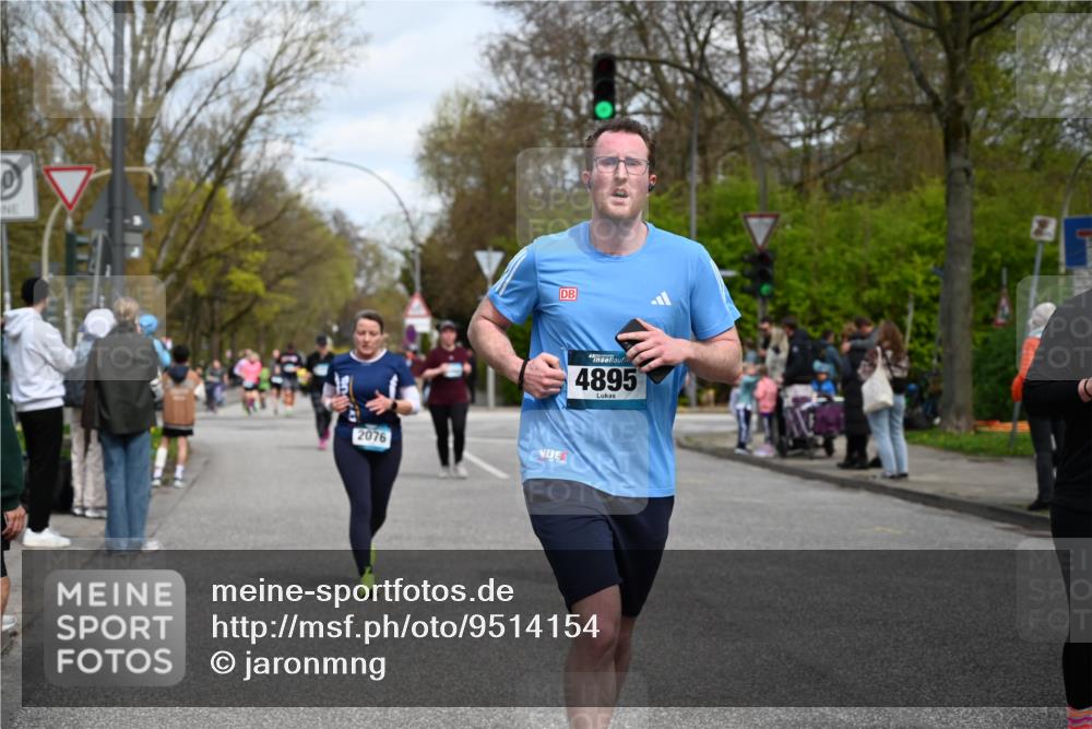 12.04.2026 - 45. Internationalen Wilhelmsburger Insellauf J. Mangold http://msf.ph/oto/9514154 12.04.2026 13:10:58 Ziel 4969, 5762, 4769, 4798, 4134, 4799, 5681, 2897, 3462, 5160, 5768, 3243, 4916, 5161, 3211, 5584, 4770, 5246, 2926, 2927, 5195, 4692, 5417, 5199, 2889, 2714, 4216, 4895, 3932, 2114, 2519, 2113, 2113, 2076, 4106, 3247, 5180, 3101, 3734, 4796, 4796, 2461, 4810, 3994, 4558, 3573, 4427, 2844, 3115, 4726, 4051, 2827, 2825, 4985 meine-sportfotos.de