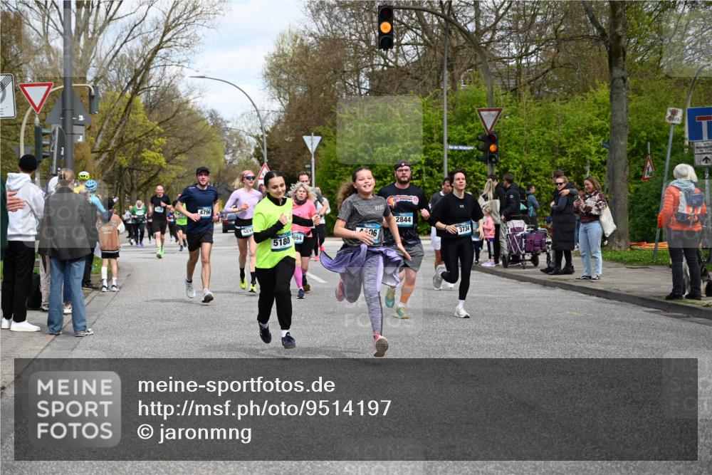 12.04.2026 - 45. Internationalen Wilhelmsburger Insellauf J. Mangold http://msf.ph/oto/9514197 12.04.2026 13:11:09 Ziel 5584, 4770, 5246, 2926, 2927, 5195, 4692, 5417, 5199, 2889, 2714, 4216, 4895, 3932, 2114, 2519, 2113, 2076, 4106, 3247, 5180, 3101, 3734, 4796, 2461, 4810, 3994, 4558, 3573, 4427, 2844, 3115, 4726, 4051, 2827, 2825, 4985, 4193, 3643, 5525, 5403, 2084, 5772, 3733, 4730, 3969, 3055, 4664 meine-sportfotos.de