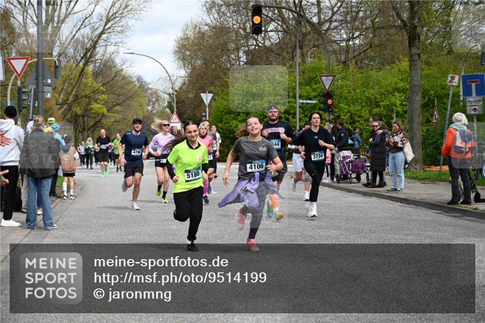 12.04.2026 - 45. Internationalen Wilhelmsburger Insellauf J. Mangold http://msf.ph/oto/9514199 12.04.2026 13:11:10 Ziel 4770, 5246, 2926, 2927, 5195, 4692, 5417, 5199, 2889, 2714, 4216, 4895, 3932, 2114, 2519, 2113, 2076, 4106, 3247, 5180, 3101, 3734, 4796, 4796, 2461, 4810, 3994, 4558, 3573, 4427, 2844, 3115, 4726, 4051, 2827, 2825, 4985, 4985, 4193, 3643, 5525, 5403, 2084, 5772, 3733, 4730, 3969, 3055, 4664 meine-sportfotos.de