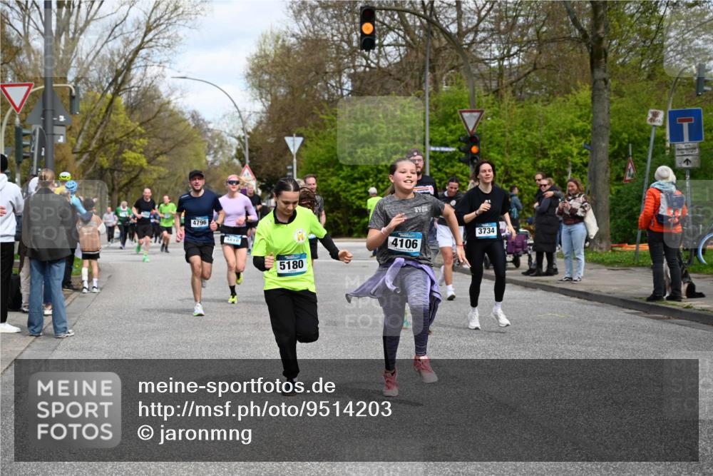 12.04.2026 - 45. Internationalen Wilhelmsburger Insellauf J. Mangold http://msf.ph/oto/9514203 12.04.2026 13:11:10 Ziel 4770, 5246, 2926, 2927, 5195, 4692, 5417, 5199, 2889, 2714, 4216, 4895, 3932, 2114, 2519, 2113, 2076, 4106, 3247, 5180, 3101, 3734, 4796, 4796, 2461, 4810, 3994, 4558, 3573, 4427, 2844, 3115, 4726, 4051, 2827, 2825, 4985, 4985, 4193, 3643, 5525, 5403, 2084, 5772, 3733, 4730, 3969, 3055, 4664 meine-sportfotos.de