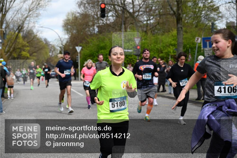 12.04.2026 - 45. Internationalen Wilhelmsburger Insellauf J. Mangold http://msf.ph/oto/9514212 12.04.2026 13:11:11 Ziel 5246, 2926, 2927, 5195, 4692, 5417, 5199, 2889, 2714, 4216, 4895, 3932, 2114, 2519, 2113, 2076, 4106, 3247, 5180, 3101, 3734, 4796, 2461, 4810, 3994, 4558, 3573, 4427, 2844, 3115, 4726, 4051, 2827, 2825, 4985, 4193, 3643, 5525, 5403, 2084, 5772, 3733, 4730, 3969, 3055, 4664, 2396, 3079 meine-sportfotos.de