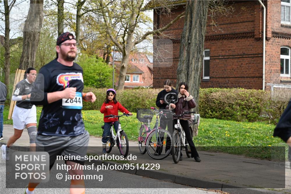 12.04.2026 - 45. Internationalen Wilhelmsburger Insellauf J. Mangold http://msf.ph/oto/9514229 12.04.2026 13:11:13 Ziel 2926, 2927, 5195, 4692, 5417, 5199, 2889, 2714, 4216, 4895, 3932, 2114, 2519, 2113, 2076, 4106, 3247, 5180, 3101, 3734, 4796, 2461, 4810, 2461, 4810, 3994, 4558, 3573, 4427, 2844, 3115, 4726, 4051, 2827, 2825, 4985, 4193, 3643, 5525, 5403, 3643, 5525, 5403, 2084, 5772, 3733, 4730, 3969, 3055, 4664, 2396, 3079, 3138 meine-sportfotos.de