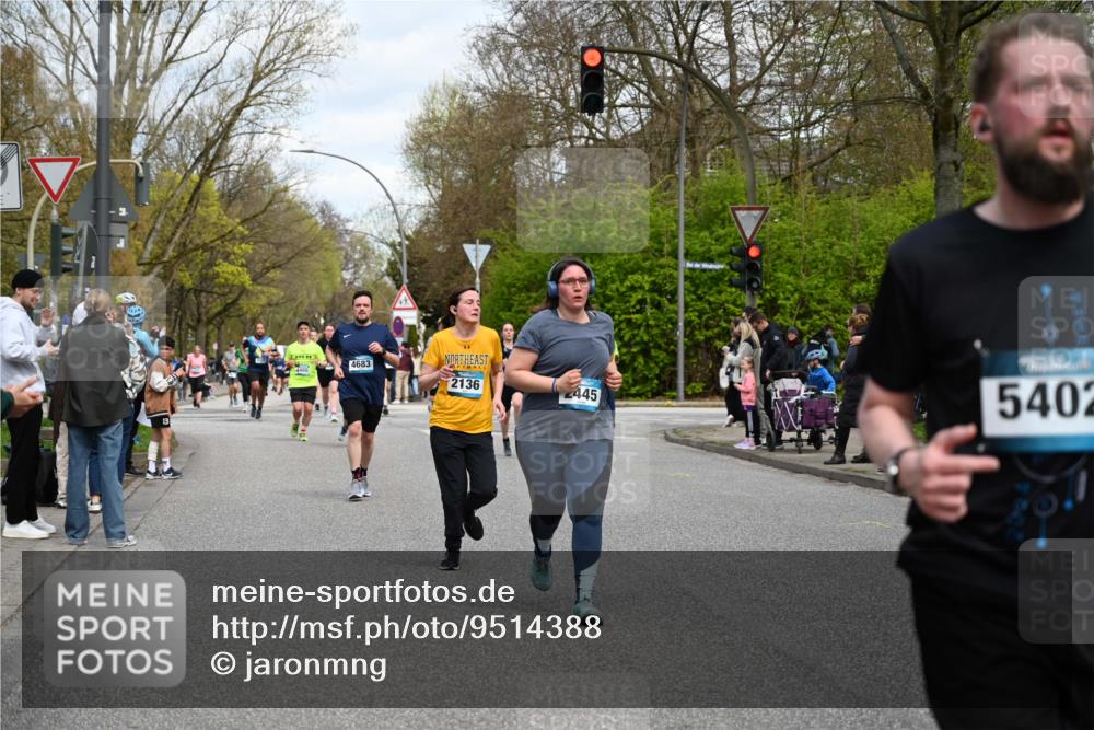 12.04.2026 - 45. Internationalen Wilhelmsburger Insellauf J. Mangold http://msf.ph/oto/9514388 12.04.2026 13:11:38 Ziel 2461, 4810, 3994, 4558, 3573, 4427, 2844, 3115, 4726, 4051, 2827, 2825, 4985, 4193, 3643, 5525, 5403, 2084, 5772, 3733, 4730, 3969, 3055, 4664, 2396, 3079, 3138, 5402, 5402, 2136, 4683, 5640, 4480, 4987, 2445, 4930, 2024, 4328, 4276, 5031, 4532, 2742, 5437, 4847, 4846 meine-sportfotos.de