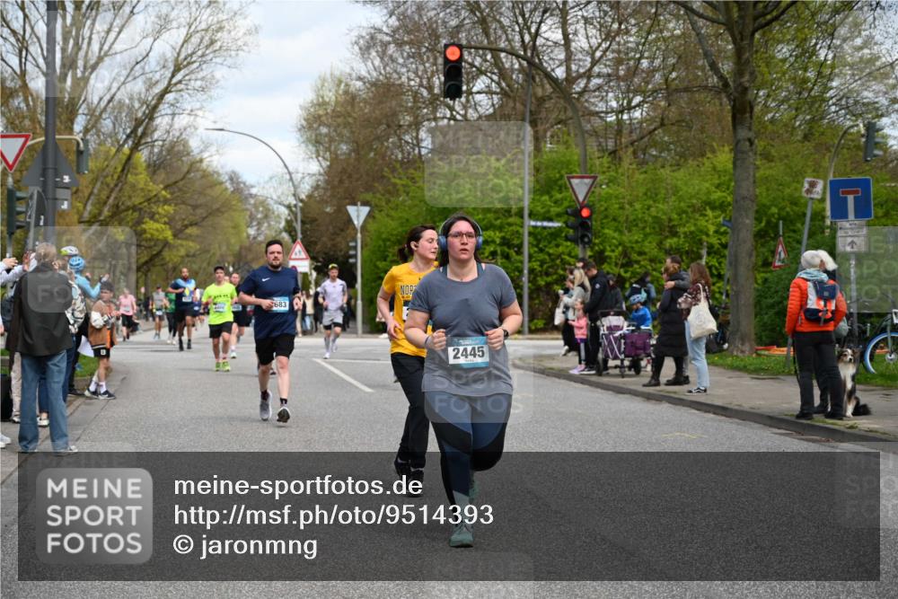 12.04.2026 - 45. Internationalen Wilhelmsburger Insellauf J. Mangold http://msf.ph/oto/9514393 12.04.2026 13:11:38 Ziel 2461, 4810, 3994, 4558, 3573, 4427, 2844, 3115, 4726, 4051, 2827, 2825, 4985, 4193, 3643, 5525, 5403, 2084, 5772, 3733, 4730, 3969, 3055, 4664, 2396, 3079, 3138, 5402, 5402, 2136, 4683, 5640, 4480, 4987, 2445, 4930, 2024, 4328, 4276, 5031, 4532, 2742, 5437, 4847, 4846 meine-sportfotos.de