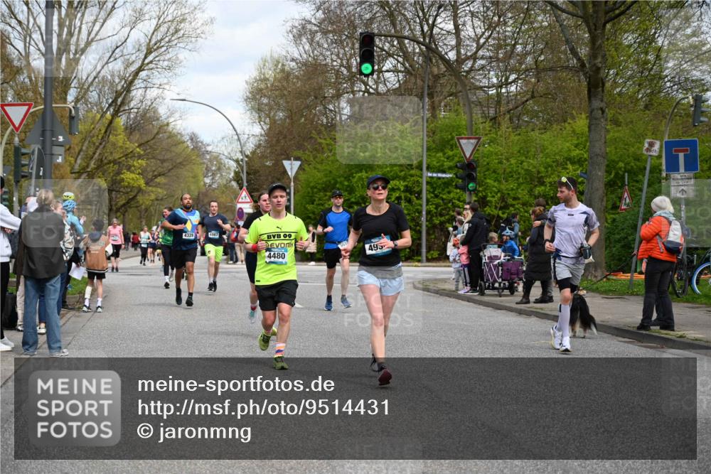 12.04.2026 - 45. Internationalen Wilhelmsburger Insellauf J. Mangold http://msf.ph/oto/9514431 12.04.2026 13:11:43 Ziel 3115, 4726, 4051, 2827, 2825, 4985, 4193, 3643, 5525, 5403, 2084, 5772, 3733, 4730, 3969, 3055, 4664, 2396, 3079, 3138, 5402, 2136, 4683, 5640, 4480, 4480, 4987, 2445, 4930, 2024, 4328, 4276, 5031, 4532, 2742, 5437, 4847, 4846, 4850, 4550 meine-sportfotos.de