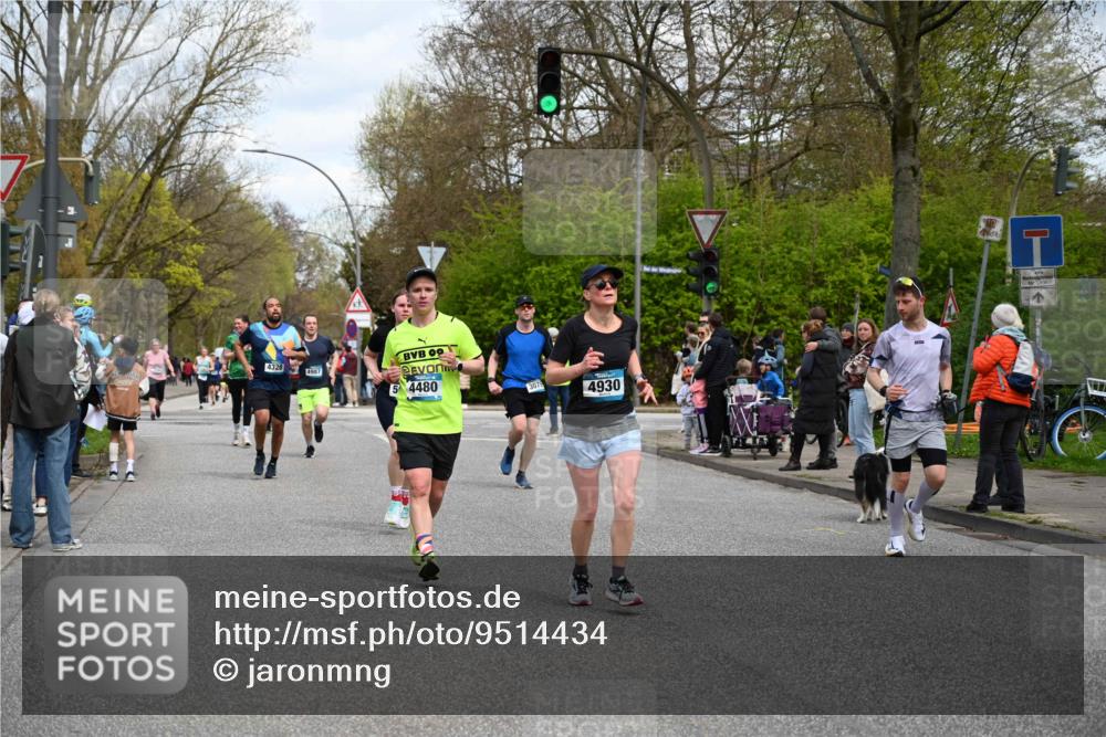 12.04.2026 - 45. Internationalen Wilhelmsburger Insellauf J. Mangold http://msf.ph/oto/9514434 12.04.2026 13:11:44 Ziel 3115, 4726, 4051, 2827, 2825, 4985, 4193, 3643, 5525, 5403, 2084, 5772, 3733, 4730, 3969, 3055, 4664, 2396, 3079, 3138, 5402, 2136, 4683, 5640, 4480, 4987, 2445, 4930, 2024, 4328, 4276, 5031, 4532, 2742, 5437, 5437, 4847, 4846, 4850, 4550 meine-sportfotos.de