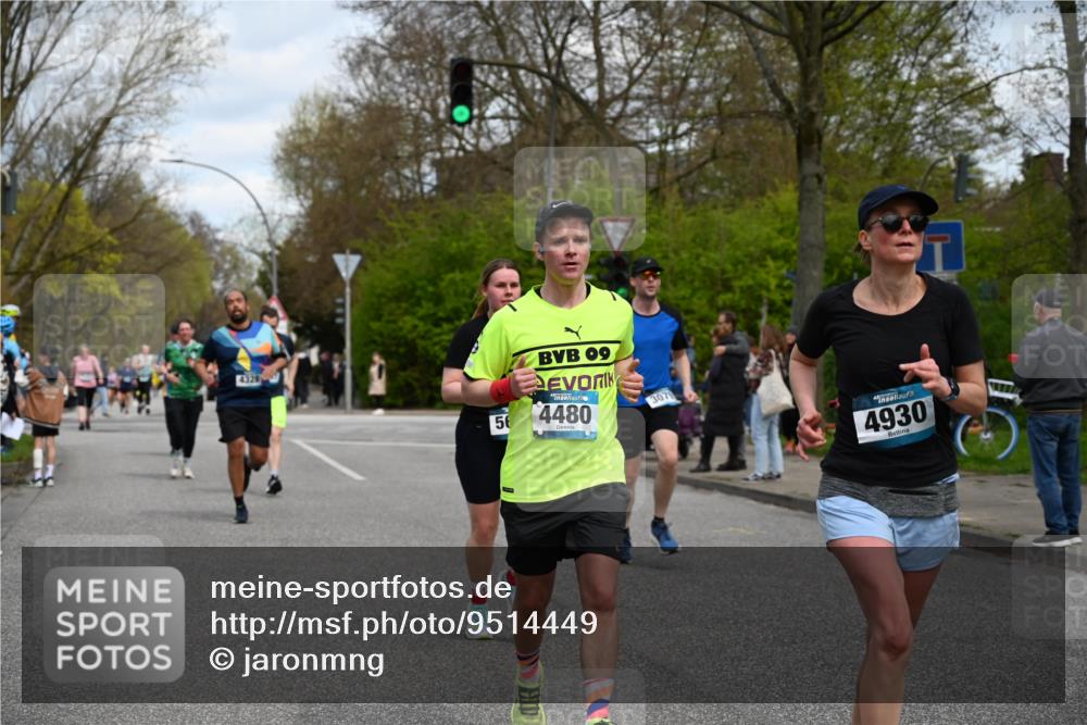 12.04.2026 - 45. Internationalen Wilhelmsburger Insellauf J. Mangold http://msf.ph/oto/9514449 12.04.2026 13:11:45 Ziel 2827, 2825, 4985, 4193, 3643, 5525, 5403, 2084, 5772, 3733, 4730, 3969, 3055, 4664, 2396, 3079, 3138, 5402, 2136, 4683, 5640, 4480, 4987, 2445, 4987, 2445, 4930, 2024, 4328, 4276, 5031, 4532, 2742, 5437, 4847, 4846, 4850, 4550, 3914 meine-sportfotos.de