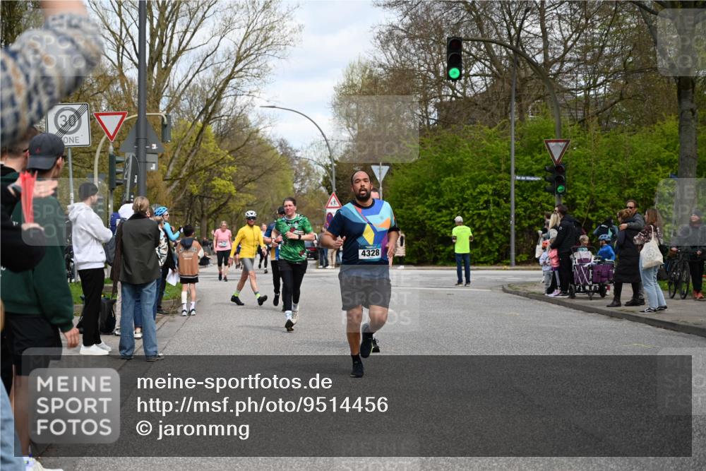 12.04.2026 - 45. Internationalen Wilhelmsburger Insellauf J. Mangold http://msf.ph/oto/9514456 12.04.2026 13:11:47 Ziel 4985, 4193, 3643, 5525, 5403, 2084, 5772, 3733, 4730, 3969, 3055, 4664, 2396, 3079, 3138, 5402, 2136, 4683, 5640, 4480, 4987, 2445, 4930, 2024, 2024, 4328, 4276, 5031, 4532, 2742, 5437, 4847, 4846, 4850, 4550, 3914, 2545, 3352 meine-sportfotos.de