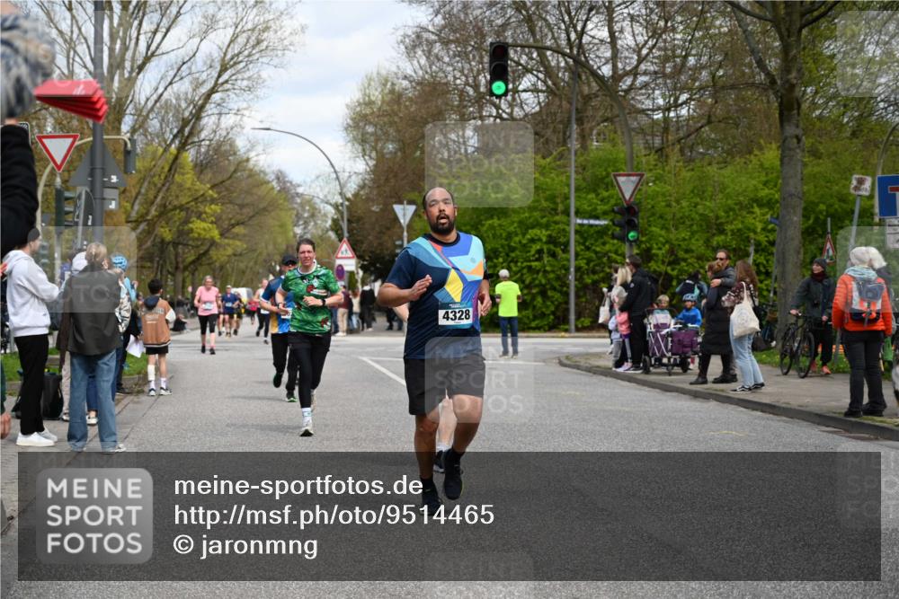 12.04.2026 - 45. Internationalen Wilhelmsburger Insellauf J. Mangold http://msf.ph/oto/9514465 12.04.2026 13:11:47 Ziel 4985, 4193, 3643, 5525, 5403, 2084, 5772, 3733, 4730, 3969, 3055, 4664, 2396, 3079, 3138, 5402, 2136, 4683, 5640, 4480, 4987, 2445, 4930, 2024, 2024, 4328, 4276, 5031, 4532, 2742, 5437, 4847, 4846, 4850, 4550, 3914, 2545, 3352 meine-sportfotos.de