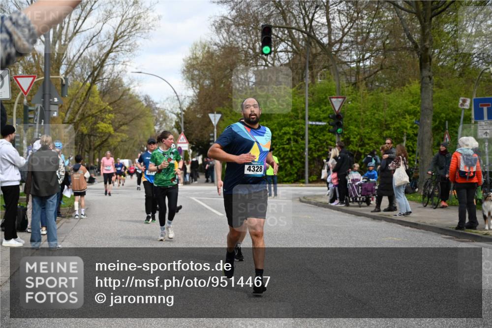 12.04.2026 - 45. Internationalen Wilhelmsburger Insellauf J. Mangold http://msf.ph/oto/9514467 12.04.2026 13:11:48 Ziel 4193, 3643, 5525, 5403, 2084, 5772, 3733, 4730, 3969, 3055, 4664, 2396, 3079, 3138, 5402, 2136, 4683, 5640, 4480, 4987, 2445, 4930, 2024, 4328, 4276, 5031, 4532, 2742, 5437, 4847, 4846, 4850, 4550, 3914, 2545, 3352 meine-sportfotos.de