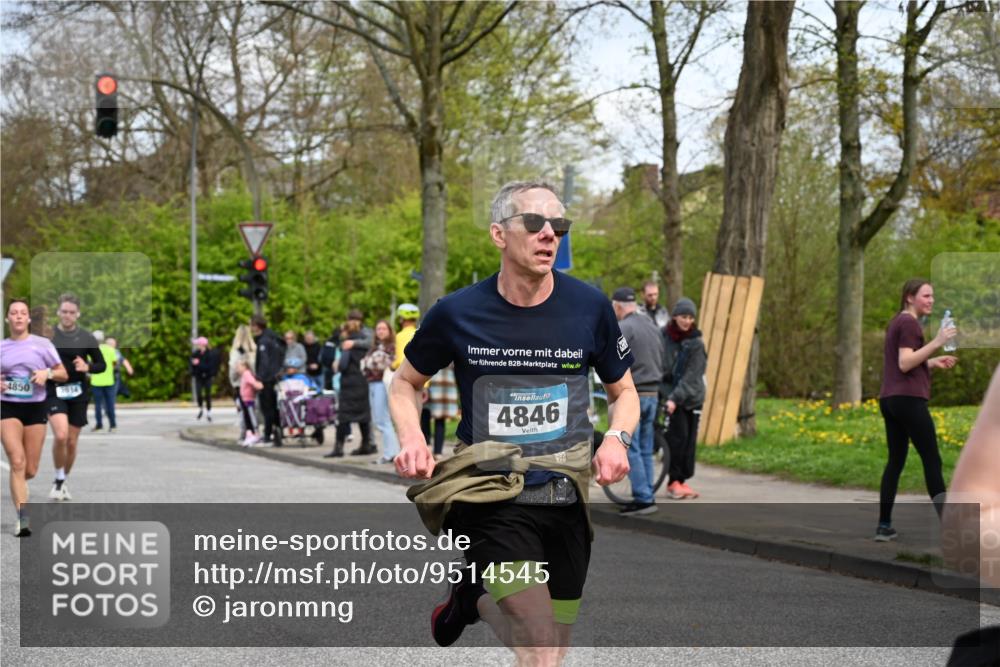12.04.2026 - 45. Internationalen Wilhelmsburger Insellauf J. Mangold http://msf.ph/oto/9514545 12.04.2026 13:12:07 Ziel 5640, 4480, 4987, 2445, 4930, 2024, 4328, 4276, 5031, 4532, 2742, 5437, 4847, 4846, 4850, 4550, 4550, 3914, 2545, 3352, 3348, 5750, 5855, 2280, 3441, 5674, 4841, 2275, 4671, 4627, 4628 meine-sportfotos.de