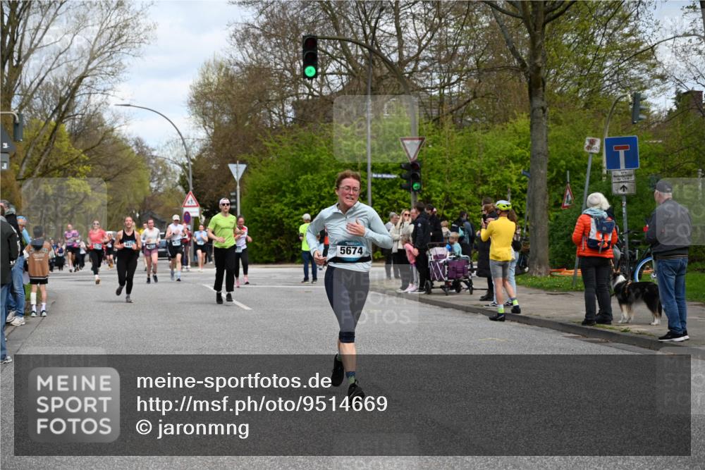 12.04.2026 - 45. Internationalen Wilhelmsburger Insellauf J. Mangold http://msf.ph/oto/9514669 12.04.2026 13:12:26 Ziel 4847, 4846, 4850, 4550, 3914, 2545, 3352, 3348, 5750, 5855, 2280, 3441, 5674, 4841, 2275, 4671, 4627, 4628, 3638, 4385, 2274, 4919, 2274, 4919, 4720, 4721, 2998, 4693, 3519, 4970, 3686, 4643, 2877 meine-sportfotos.de