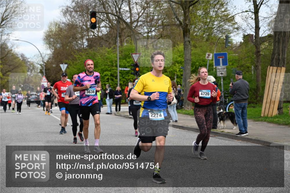 12.04.2026 - 45. Internationalen Wilhelmsburger Insellauf J. Mangold http://msf.ph/oto/9514754 12.04.2026 13:12:39 Ziel 5750, 5855, 2280, 3441, 5674, 4841, 2275, 4671, 4627, 4628, 3638, 4385, 2274, 4919, 4720, 4720, 4721, 2998, 4693, 3519, 4970, 3686, 4643, 2877, 5265, 5266, 4648, 2026, 5457, 4320, 4249, 3033, 2470, 4364, 3942, 5221, 3540, 3933, 3935, 3805, 5158, 5157, 2462, 4533, 5693 meine-sportfotos.de