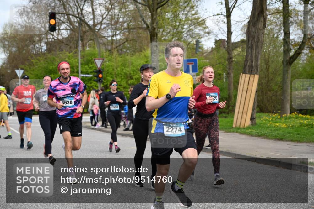 12.04.2026 - 45. Internationalen Wilhelmsburger Insellauf J. Mangold http://msf.ph/oto/9514760 12.04.2026 13:12:40 Ziel 5750, 5855, 2280, 3441, 5674, 4841, 2275, 4671, 4627, 4628, 3638, 4385, 2274, 4919, 4720, 4721, 4721, 2998, 4693, 3519, 4970, 3686, 4643, 2877, 5265, 5266, 4648, 2026, 5457, 4320, 4249, 3033, 2470, 4364, 3942, 5221, 3540, 3933, 3935, 3805, 5158, 5157, 2462, 4533, 5693 meine-sportfotos.de