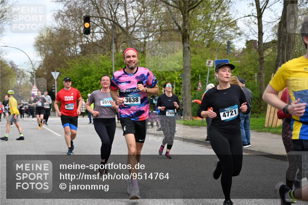 12.04.2026 - 45. Internationalen Wilhelmsburger Insellauf J. Mangold http://msf.ph/oto/9514764 12.04.2026 13:12:40 Ziel 5750, 5855, 2280, 3441, 5674, 4841, 2275, 4671, 4627, 4628, 3638, 4385, 2274, 4919, 4720, 4721, 4721, 2998, 4693, 3519, 4970, 3686, 4643, 2877, 5265, 5266, 4648, 2026, 5457, 4320, 4249, 3033, 2470, 4364, 3942, 5221, 3540, 3933, 3935, 3805, 5158, 5157, 2462, 4533, 5693 meine-sportfotos.de