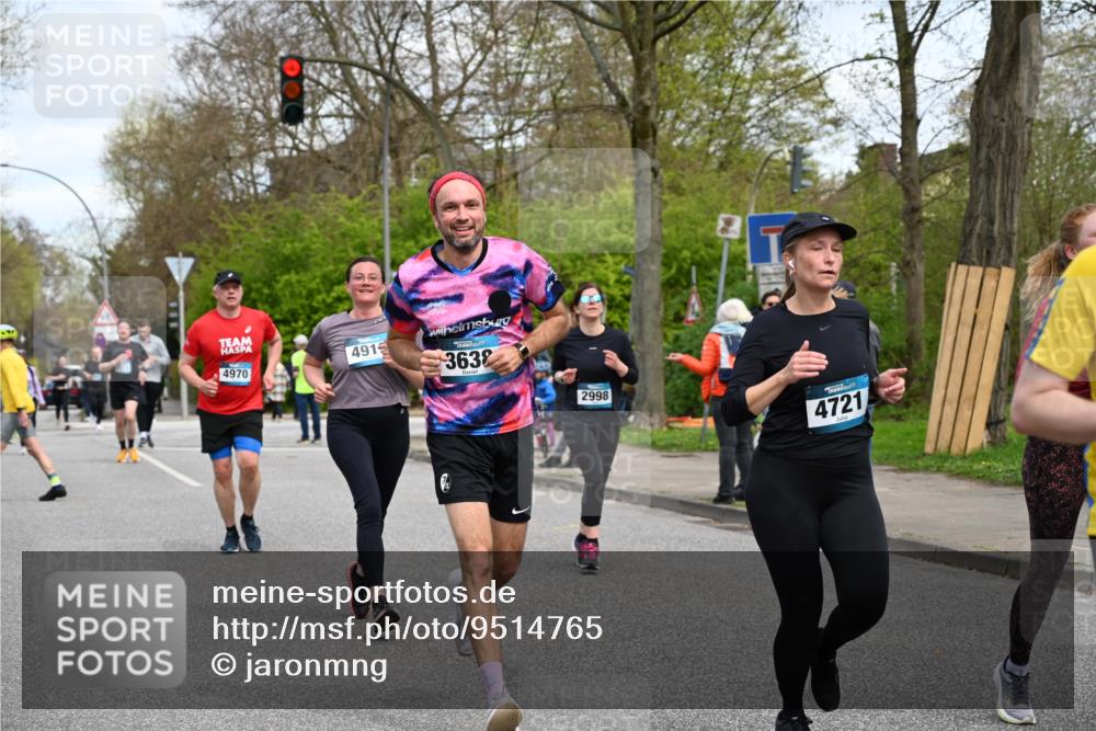 12.04.2026 - 45. Internationalen Wilhelmsburger Insellauf J. Mangold http://msf.ph/oto/9514765 12.04.2026 13:12:40 Ziel 5750, 5855, 2280, 3441, 5674, 4841, 2275, 4671, 4627, 4628, 3638, 4385, 2274, 4919, 4720, 4721, 4721, 2998, 4693, 3519, 4970, 3686, 4643, 2877, 5265, 5266, 4648, 2026, 5457, 4320, 4249, 3033, 2470, 4364, 3942, 5221, 3540, 3933, 3935, 3805, 5158, 5157, 2462, 4533, 5693 meine-sportfotos.de