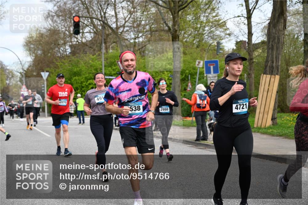 12.04.2026 - 45. Internationalen Wilhelmsburger Insellauf J. Mangold http://msf.ph/oto/9514766 12.04.2026 13:12:40 Ziel 5750, 5855, 2280, 3441, 5674, 4841, 2275, 4671, 4627, 4628, 3638, 4385, 2274, 4919, 4720, 4721, 4721, 2998, 4693, 3519, 4970, 3686, 4643, 2877, 5265, 5266, 4648, 2026, 5457, 4320, 4249, 3033, 2470, 4364, 3942, 5221, 3540, 3933, 3935, 3805, 5158, 5157, 2462, 4533, 5693 meine-sportfotos.de