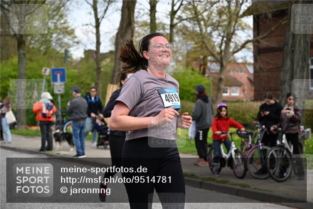 12.04.2026 - 45. Internationalen Wilhelmsburger Insellauf J. Mangold http://msf.ph/oto/9514781 12.04.2026 13:12:42 Ziel 5750, 5855, 2280, 3441, 5674, 4841, 2275, 4671, 4627, 4628, 3638, 4385, 2274, 4919, 4720, 4721, 2998, 4693, 3519, 4970, 3686, 4643, 2877, 5265, 5266, 4648, 2026, 5457, 2026, 5457, 4320, 4249, 3033, 2470, 4364, 3942, 5221, 3540, 3933, 3935, 3805, 5158, 5157, 2462, 4533, 5693 meine-sportfotos.de
